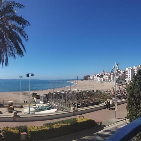 Beachfront Apartment With Private Parking Sant Pol De Mar Extérieur photo