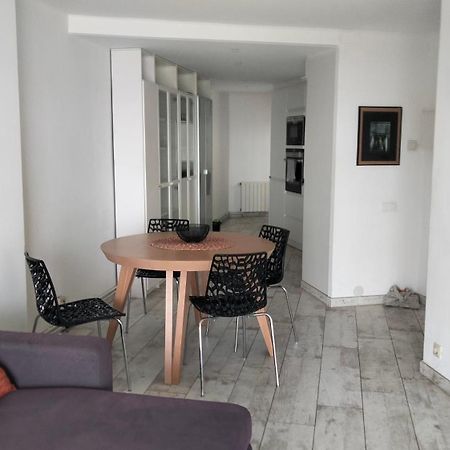 Beachfront Apartment With Private Parking Sant Pol De Mar Extérieur photo