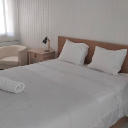 Beachfront Apartment With Private Parking Sant Pol De Mar Extérieur photo